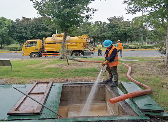 南岸化油池清理